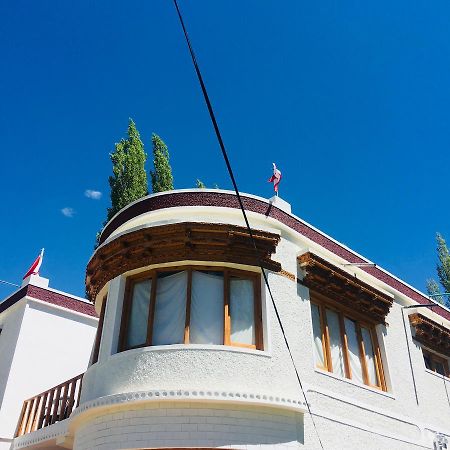 Ponyo Stays Leh Ngoại thất bức ảnh