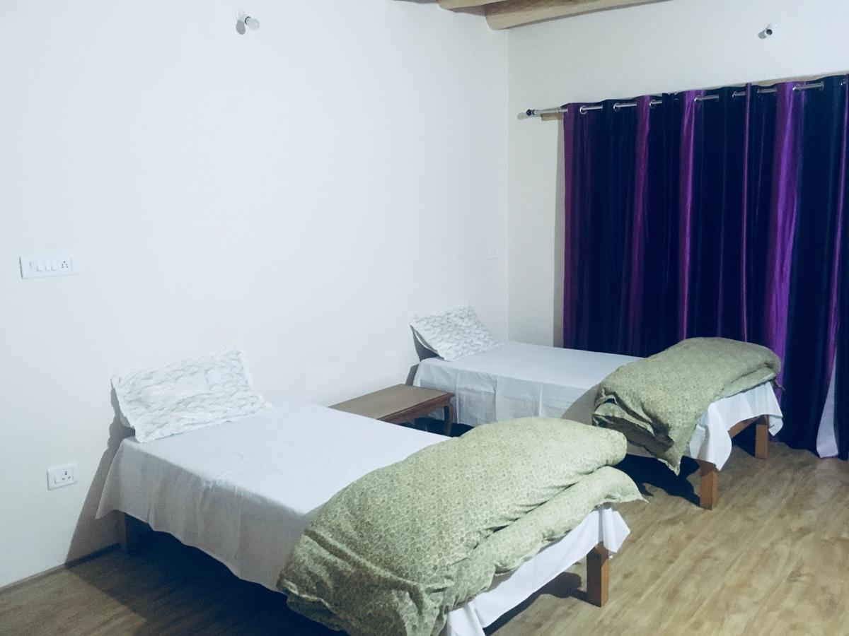 Ponyo Stays Leh Ngoại thất bức ảnh