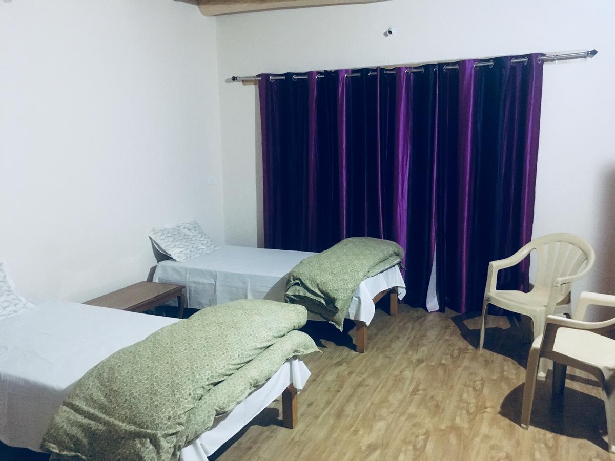 Ponyo Stays Leh Ngoại thất bức ảnh